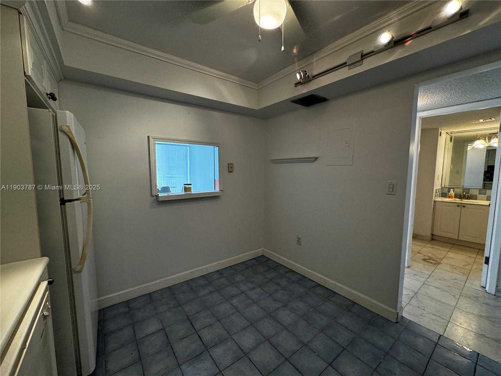 Small Image of 18061 BISCAYNE BLVD #1203, Aventura Number 32