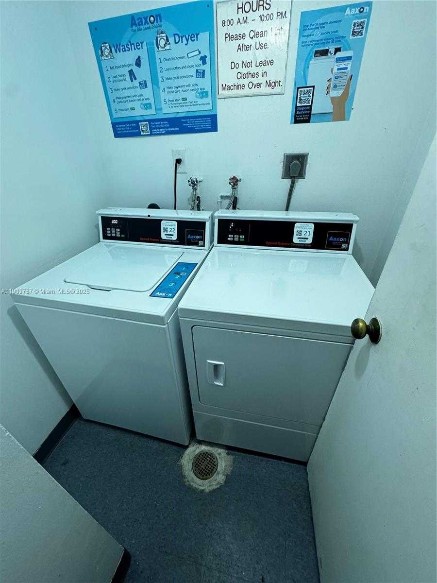 Small Image of 18061 BISCAYNE BLVD #1203, Aventura Number 35