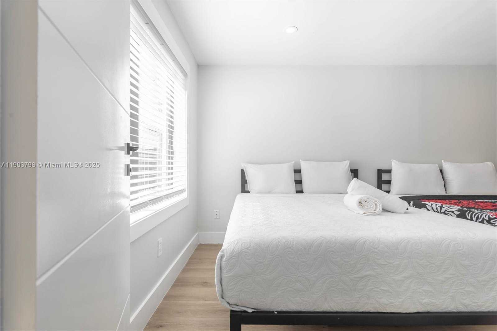 Small Image of 2360 SOUTH WEST 12TH ST, Miami Number 12