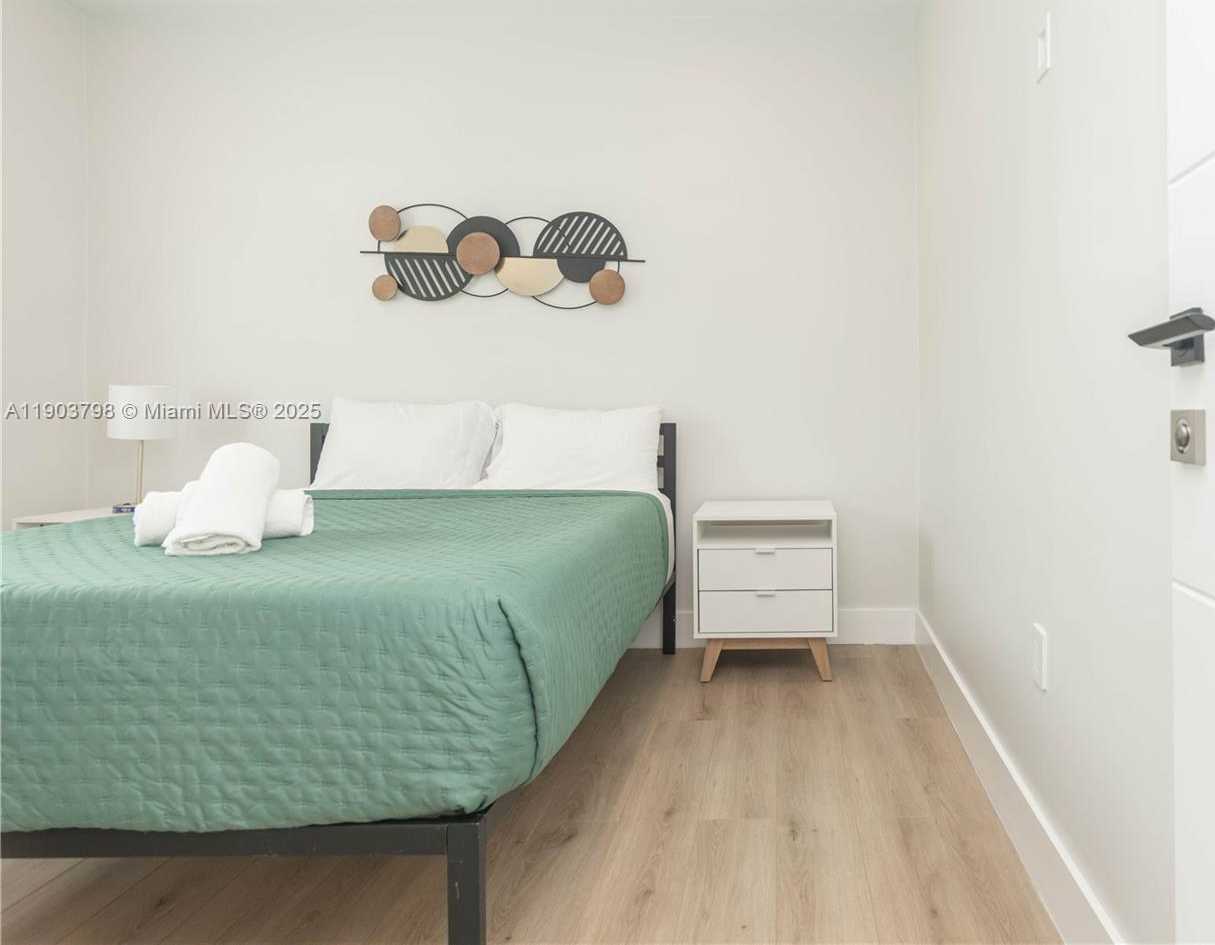 Small Image of 2360 SOUTH WEST 12TH ST, Miami Number 42