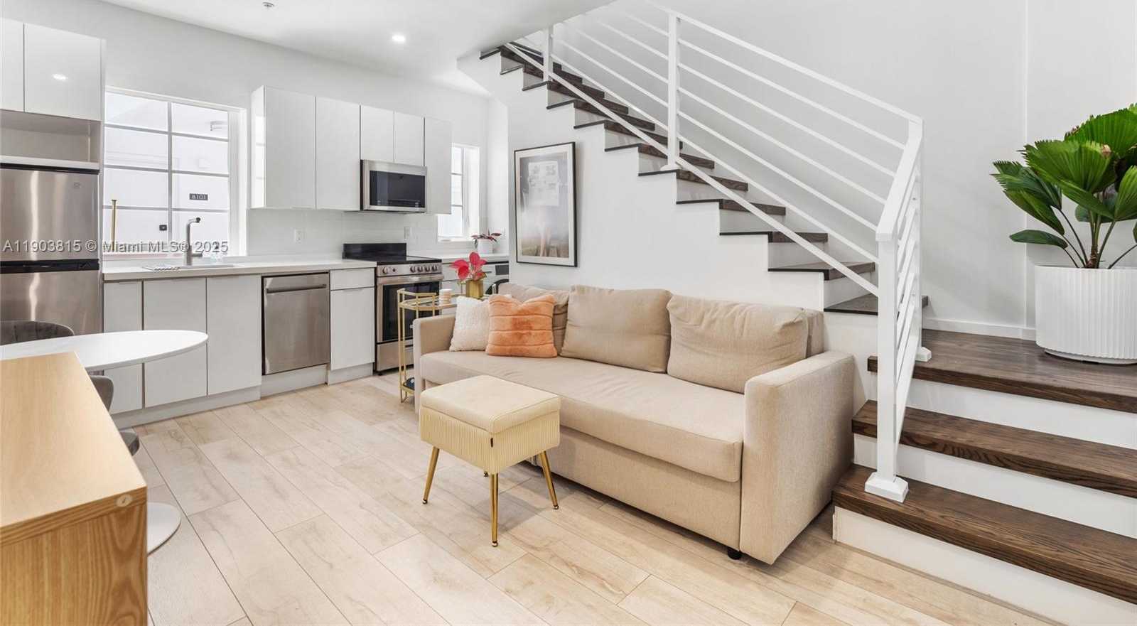 Small Image of 1610 EUCLID AVE #A110, Miami Beach Number 3