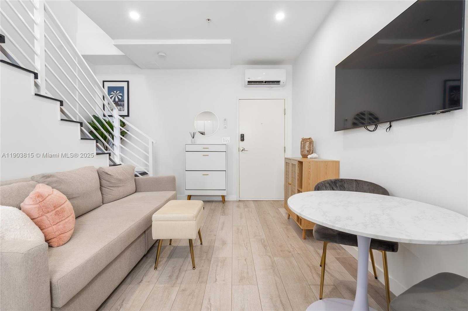 Small Image of 1610 EUCLID AVE #A110, Miami Beach Number 4