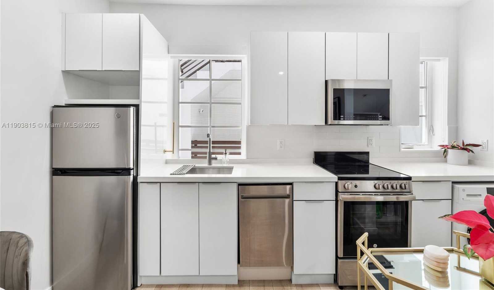 Small Image of 1610 EUCLID AVE #A110, Miami Beach Number 6