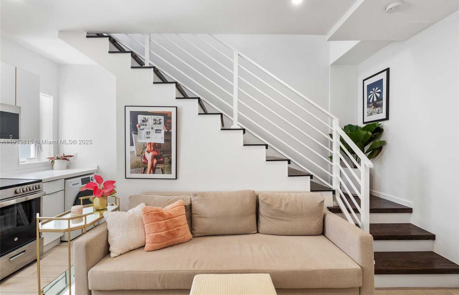 Small Image of 1610 EUCLID AVE #A110, Miami Beach Number 9