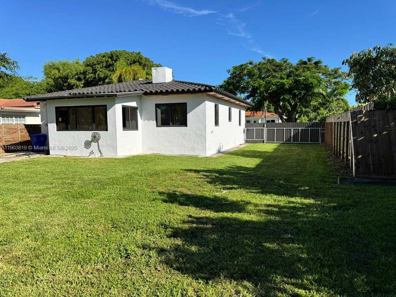 Small Image of 2210 SOUTH WEST 25TH ST, Miami Number 23