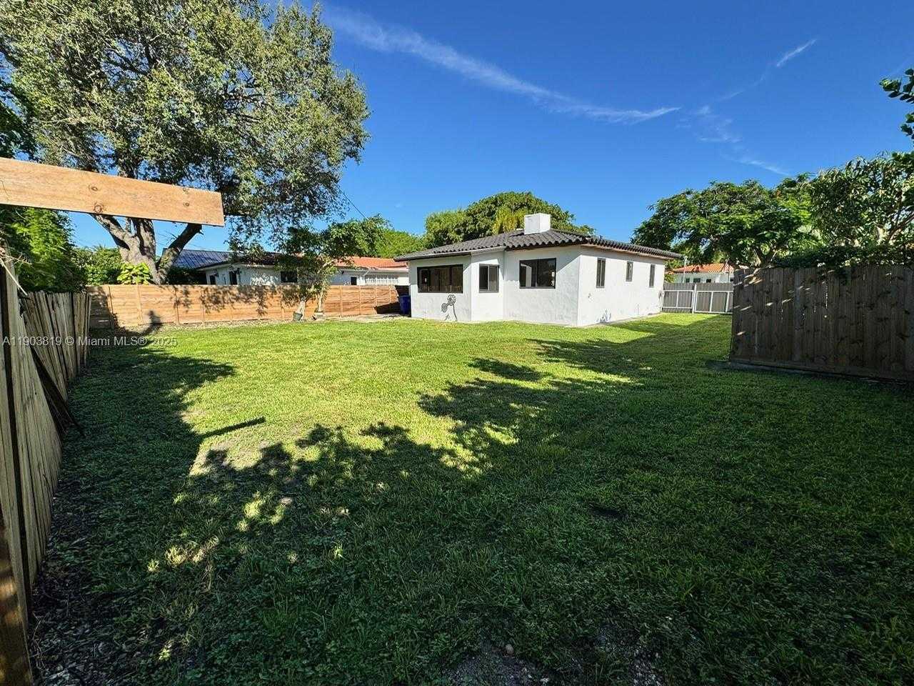 Small Image of 2210 SOUTH WEST 25TH ST, Miami Number 25