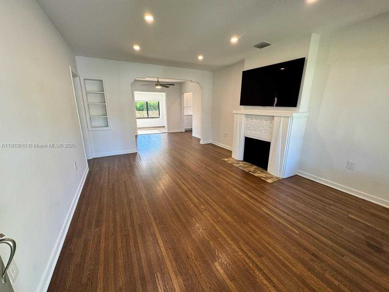 Small Image of 2210 SOUTH WEST 25TH ST, Miami Number 4