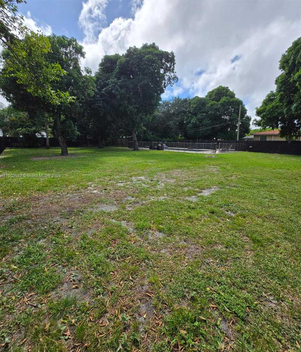 Small Image of 2420 JACKSON ST #H, Hollywood Number 10