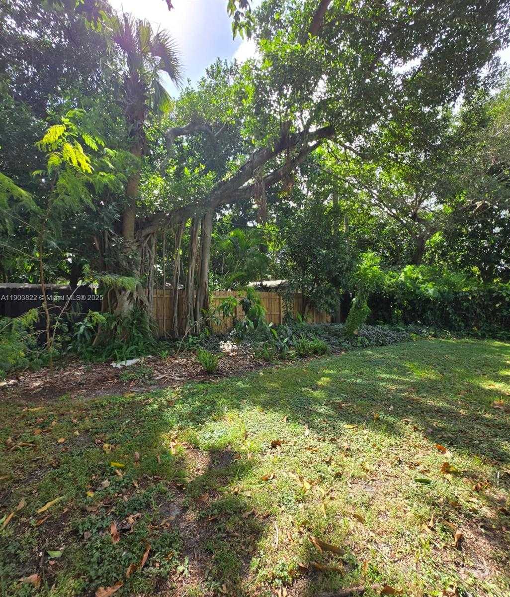 Small Image of 2420 JACKSON ST #H, Hollywood Number 11