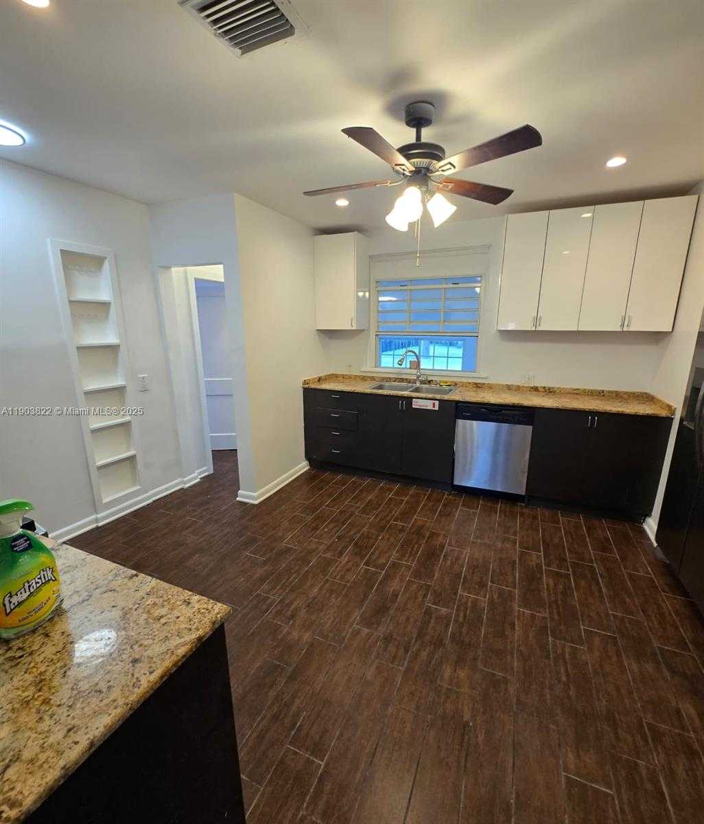 Small Image of 2420 JACKSON ST #H, Hollywood Number 16