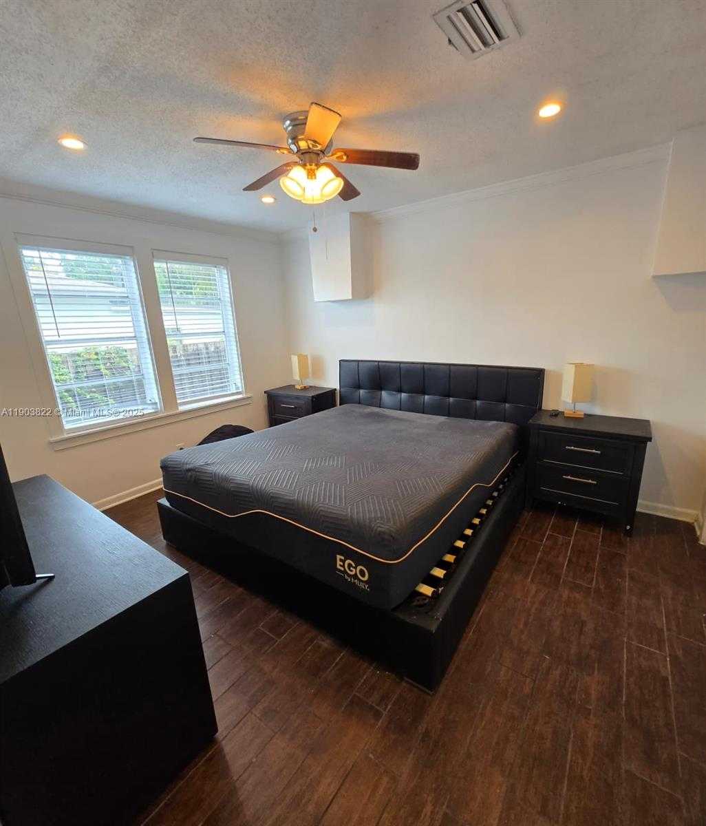 Small Image of 2420 JACKSON ST #H, Hollywood Number 18