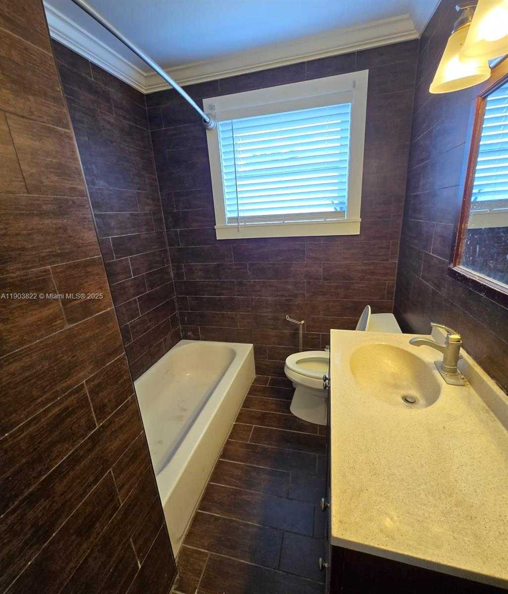 Small Image of 2420 JACKSON ST #H, Hollywood Number 20