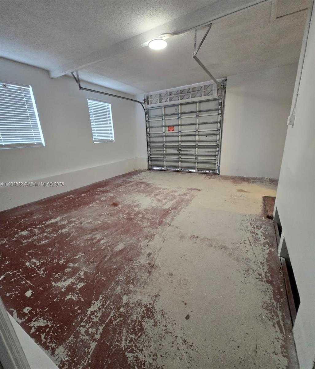 Small Image of 2420 JACKSON ST #H, Hollywood Number 24