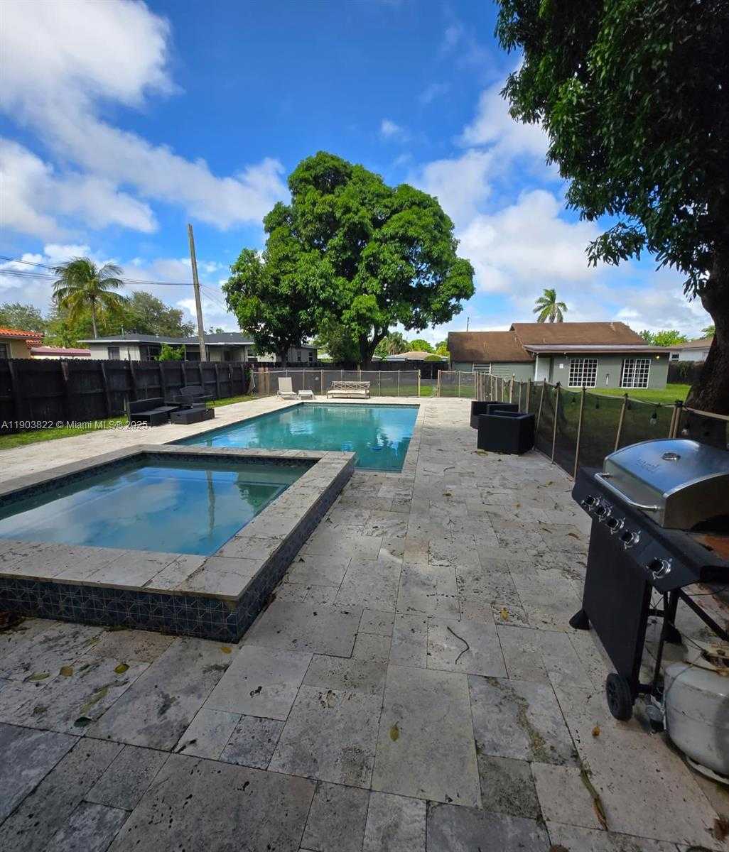 Small Image of 2420 JACKSON ST #H, Hollywood Number 8