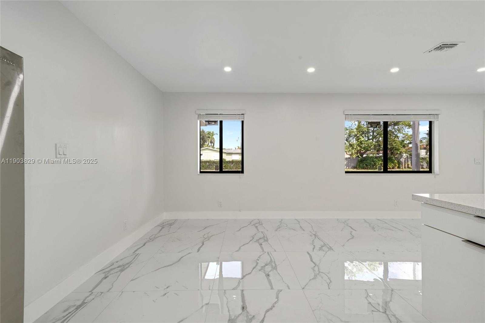 Small Image of 4670 NORTH WEST 5TH ST #4670, Plantation Number 10