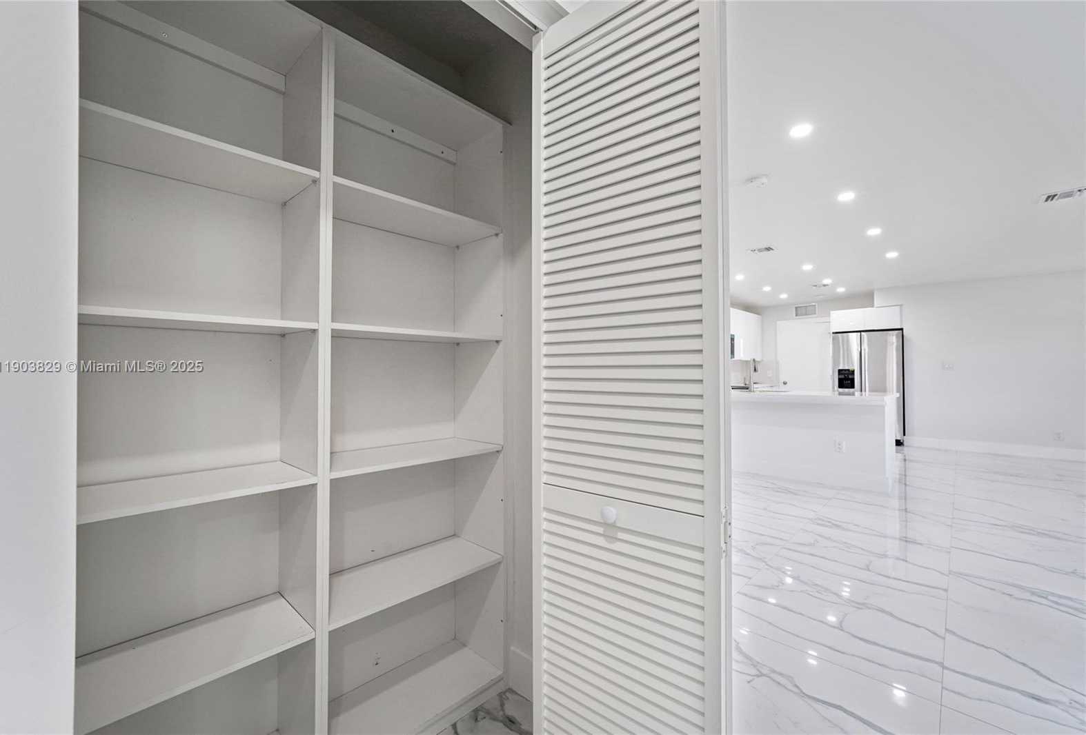 Small Image of 4670 NORTH WEST 5TH ST #4670, Plantation Number 15