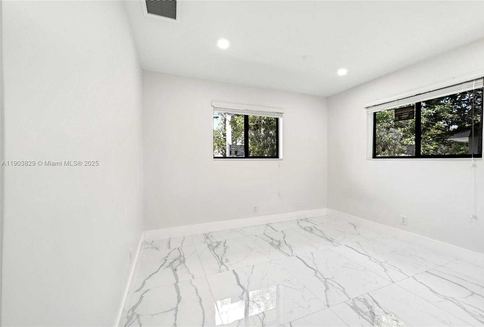 Small Image of 4670 NORTH WEST 5TH ST #4670, Plantation Number 18