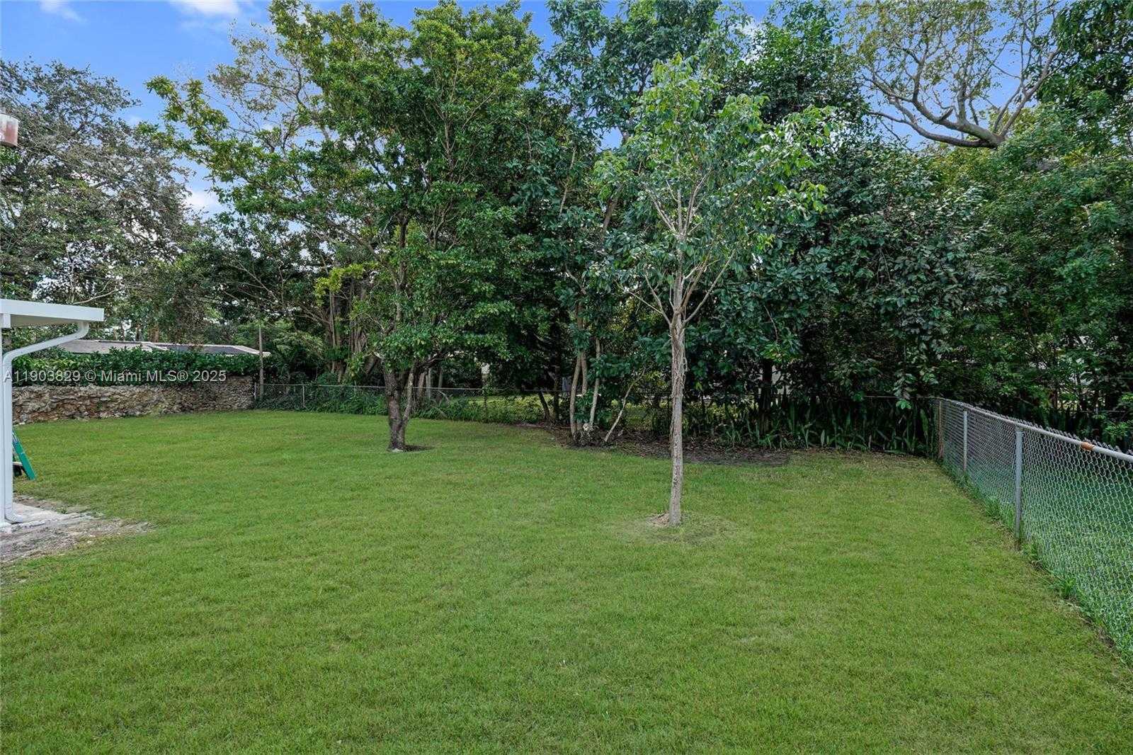 Small Image of 4670 NORTH WEST 5TH ST #4670, Plantation Number 30