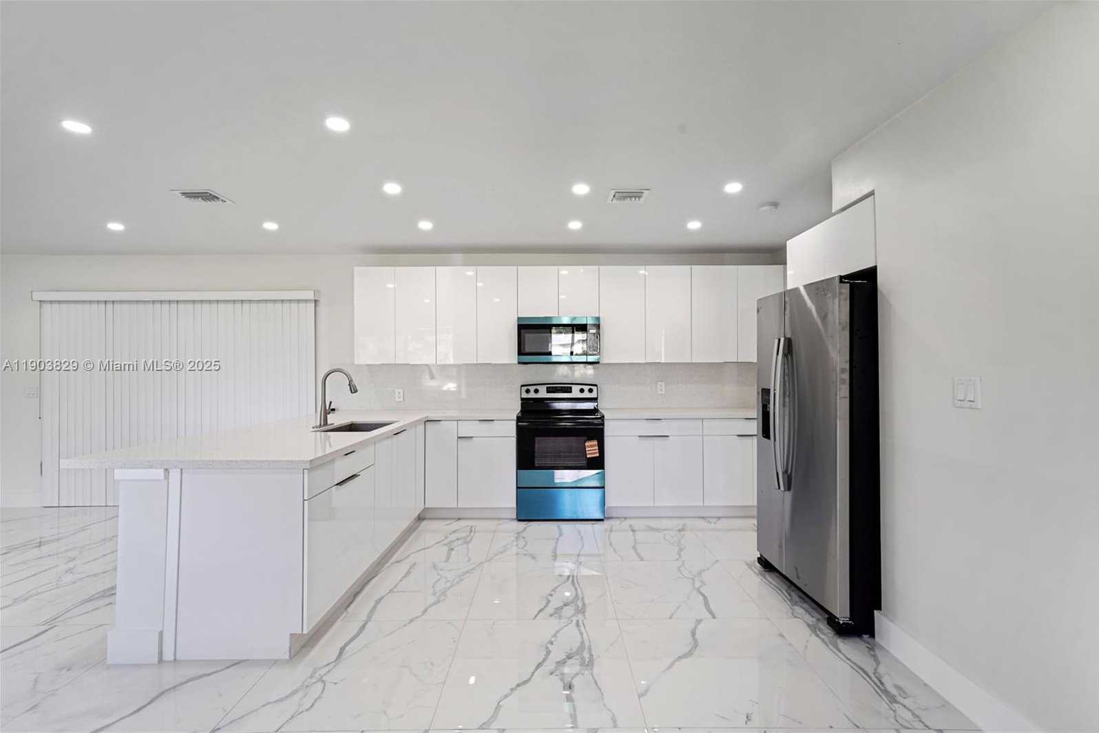 Small Image of 4670 NORTH WEST 5TH ST #4670, Plantation Number 7