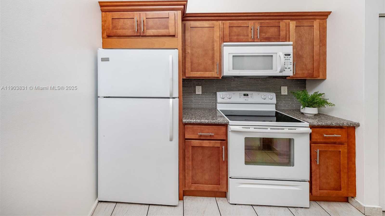 Small Image of 18310 MEDITERRANEAN BLVD #2407, Hialeah Number 5