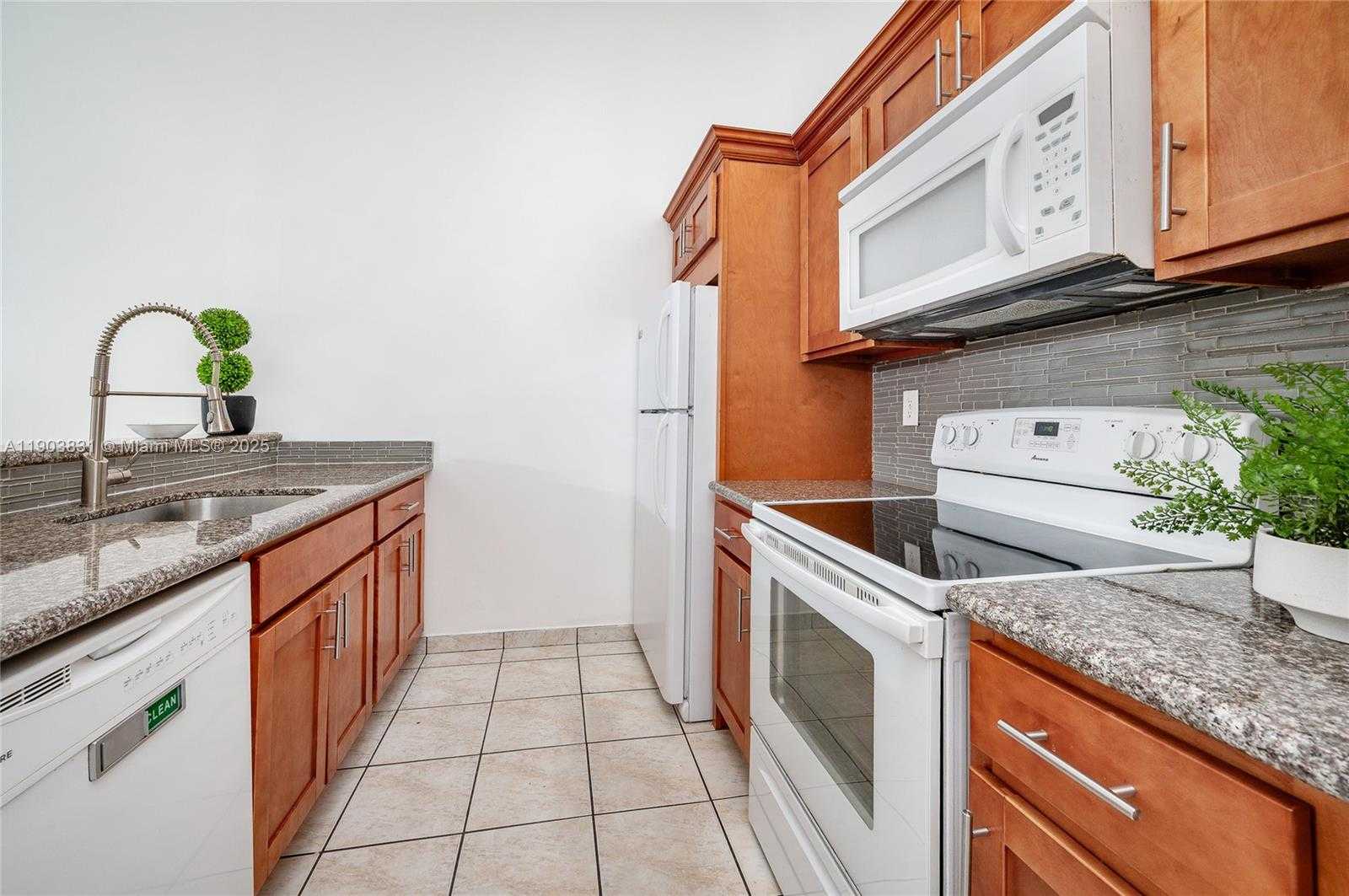 Small Image of 18310 MEDITERRANEAN BLVD #2407, Hialeah Number 6