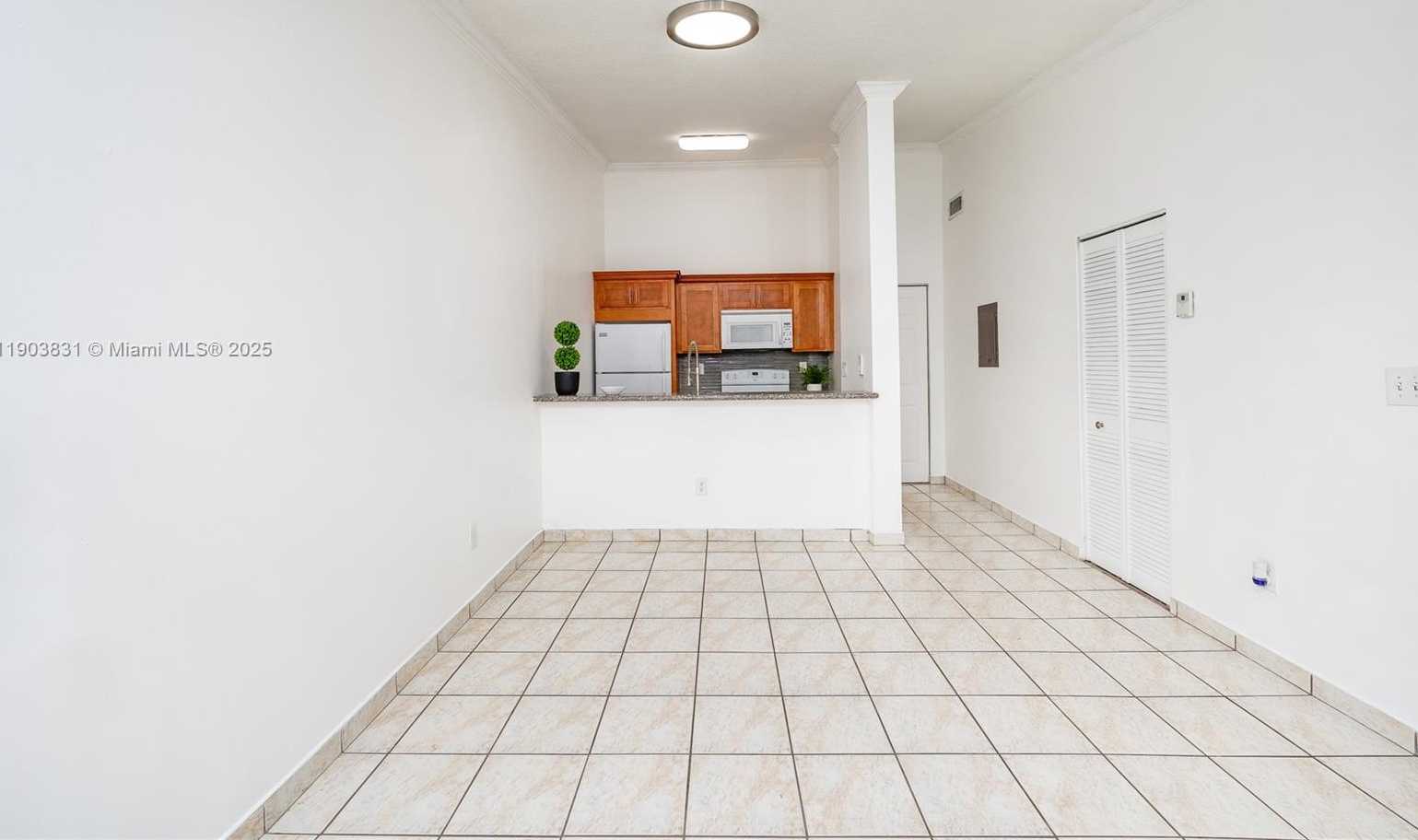 Small Image of 18310 MEDITERRANEAN BLVD #2407, Hialeah Number 8