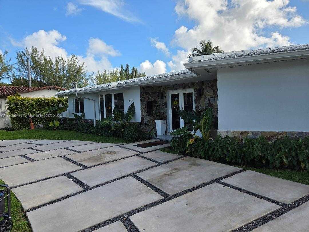 Small Image of 8220 SOUTH WEST 48TH ST, Miami Number 2