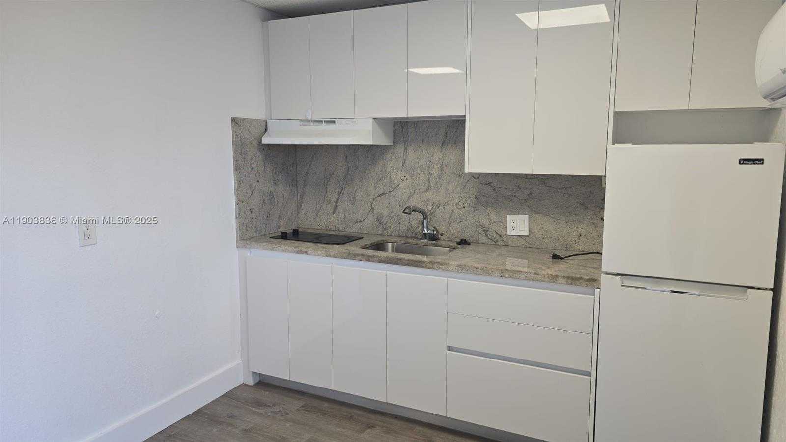 Small Image of 5655 JOHNSON ST #5, Hollywood Number 1