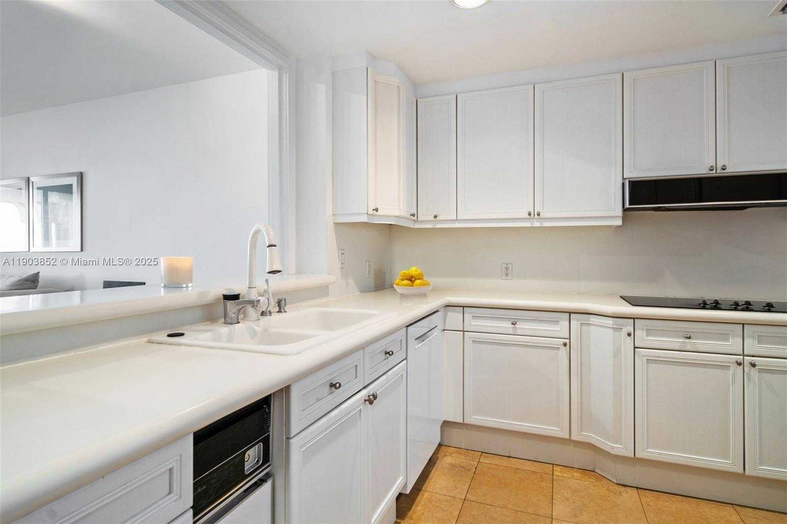 Small Image of 5235 FISHER ISLAND DR #5235, Miami Beach Number 10