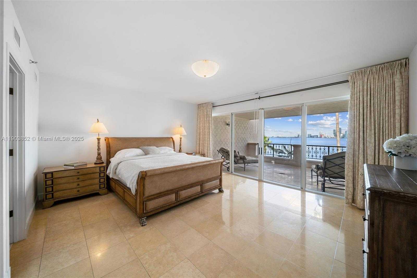 Small Image of 5235 FISHER ISLAND DR #5235, Miami Beach Number 12