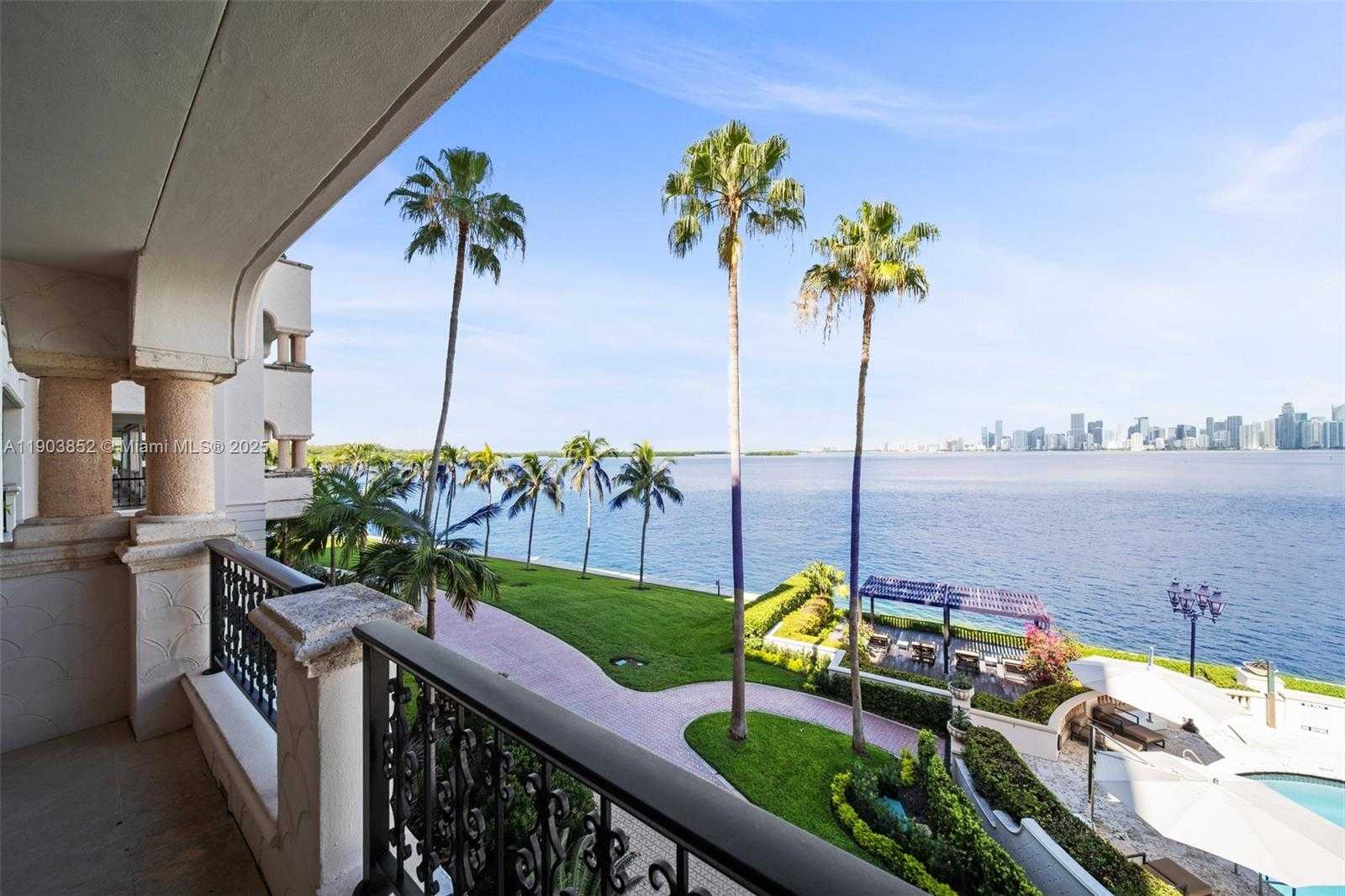 Small Image of 5235 FISHER ISLAND DR #5235, Miami Beach Number 14
