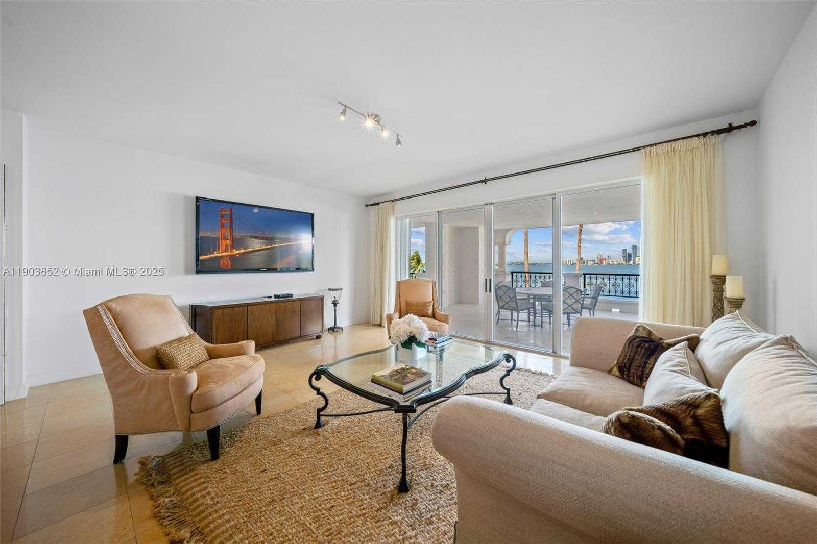 Small Image of 5235 FISHER ISLAND DR #5235, Miami Beach Number 4