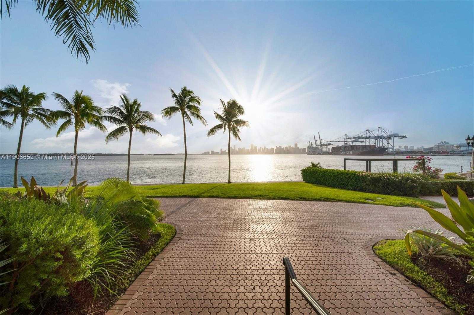 Small Image of 5235 FISHER ISLAND DR #5235, Miami Beach Number 41