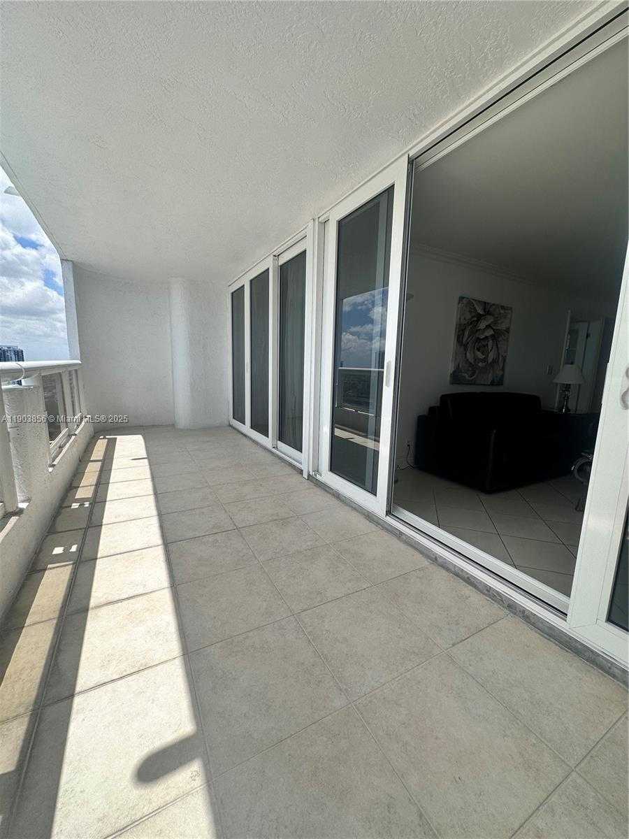 Small Image of 1717 NORTH BAYSHORE DR #A-3852, Miami Number 5