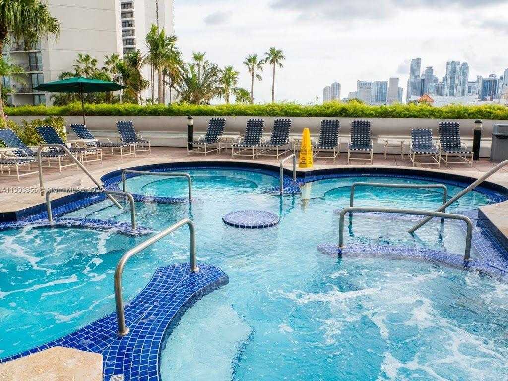 Small Image of 1717 NORTH BAYSHORE DR #A-3852, Miami Number 7