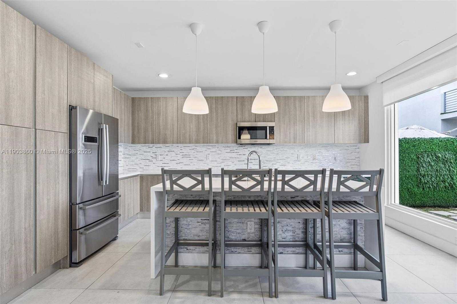 Small Image of 10330 NORTH WEST 68TH ST, Doral Number 16