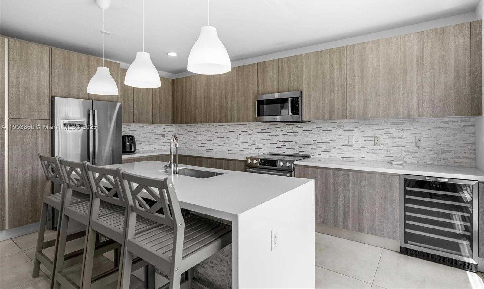 Small Image of 10330 NORTH WEST 68TH ST, Doral Number 18