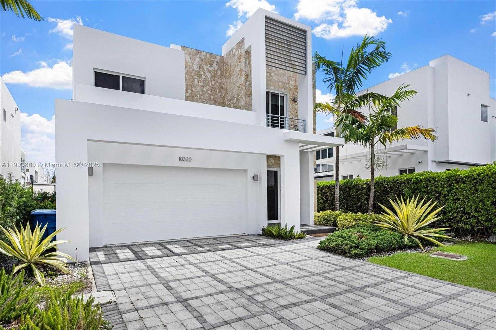 Small Image of 10330 NORTH WEST 68TH ST, Doral Number 2