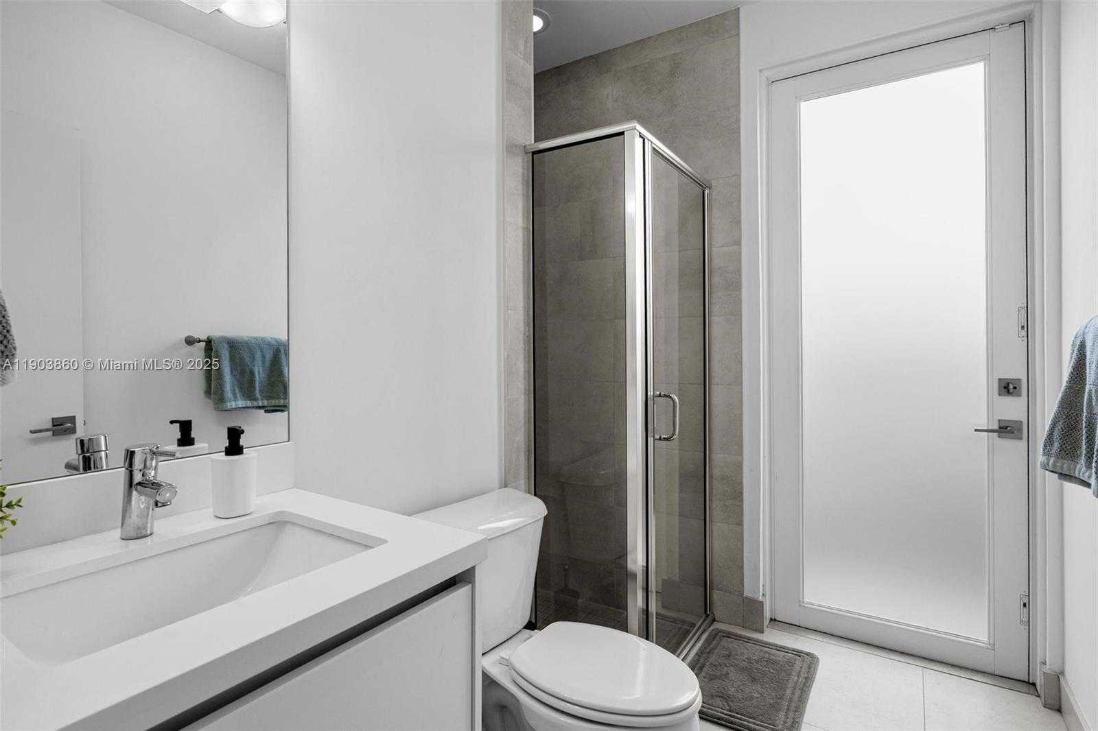 Small Image of 10330 NORTH WEST 68TH ST, Doral Number 20