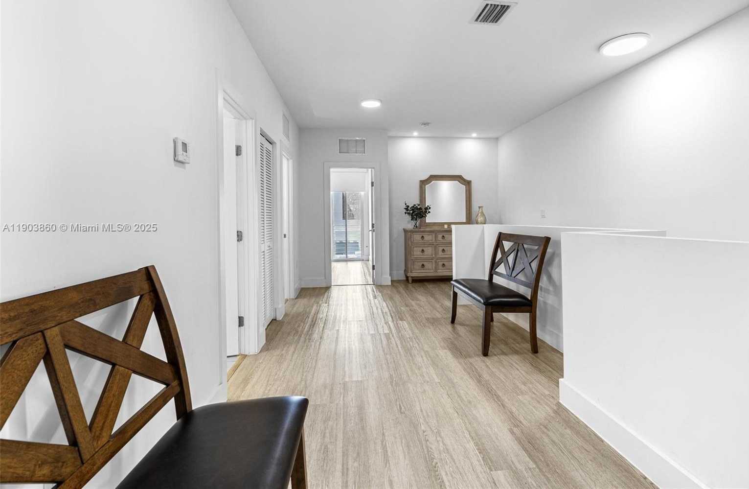 Small Image of 10330 NORTH WEST 68TH ST, Doral Number 25