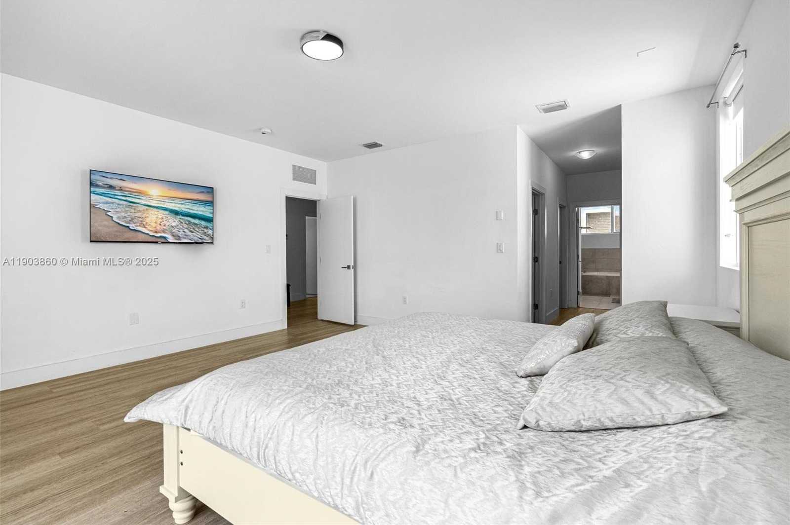 Small Image of 10330 NORTH WEST 68TH ST, Doral Number 27