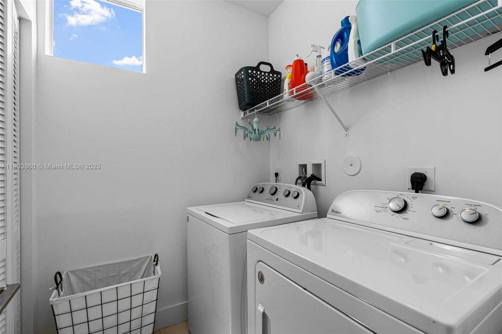 Small Image of 10330 NORTH WEST 68TH ST, Doral Number 38