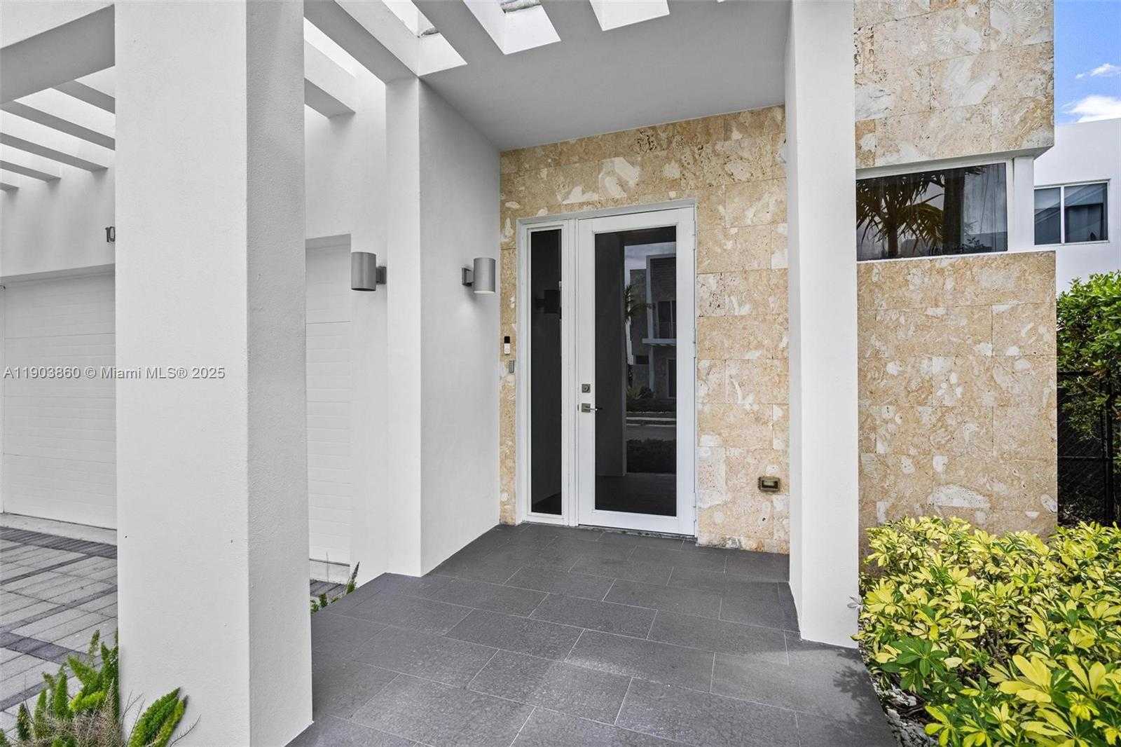 Small Image of 10330 NORTH WEST 68TH ST, Doral Number 4