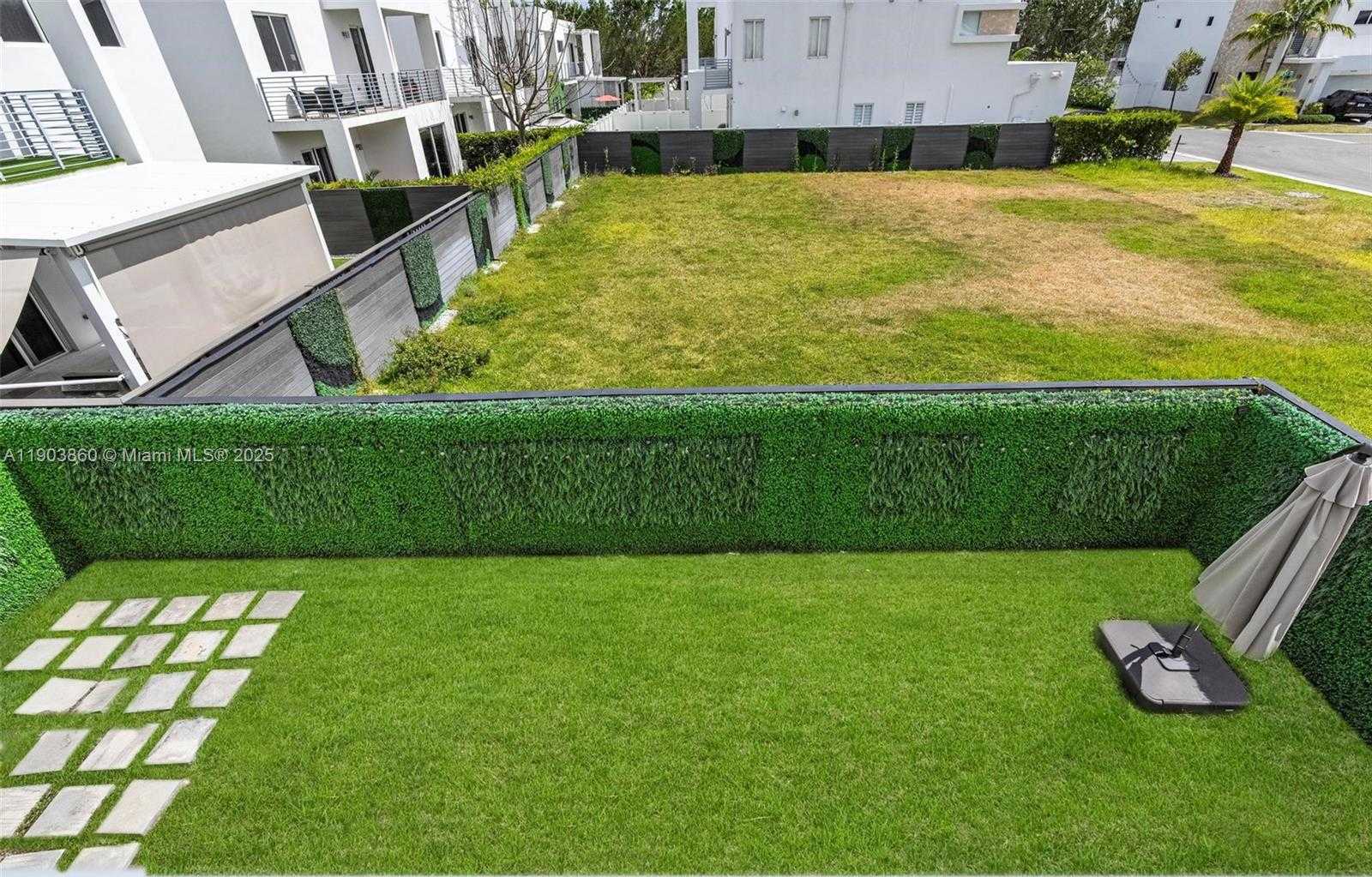 Small Image of 10330 NORTH WEST 68TH ST, Doral Number 41