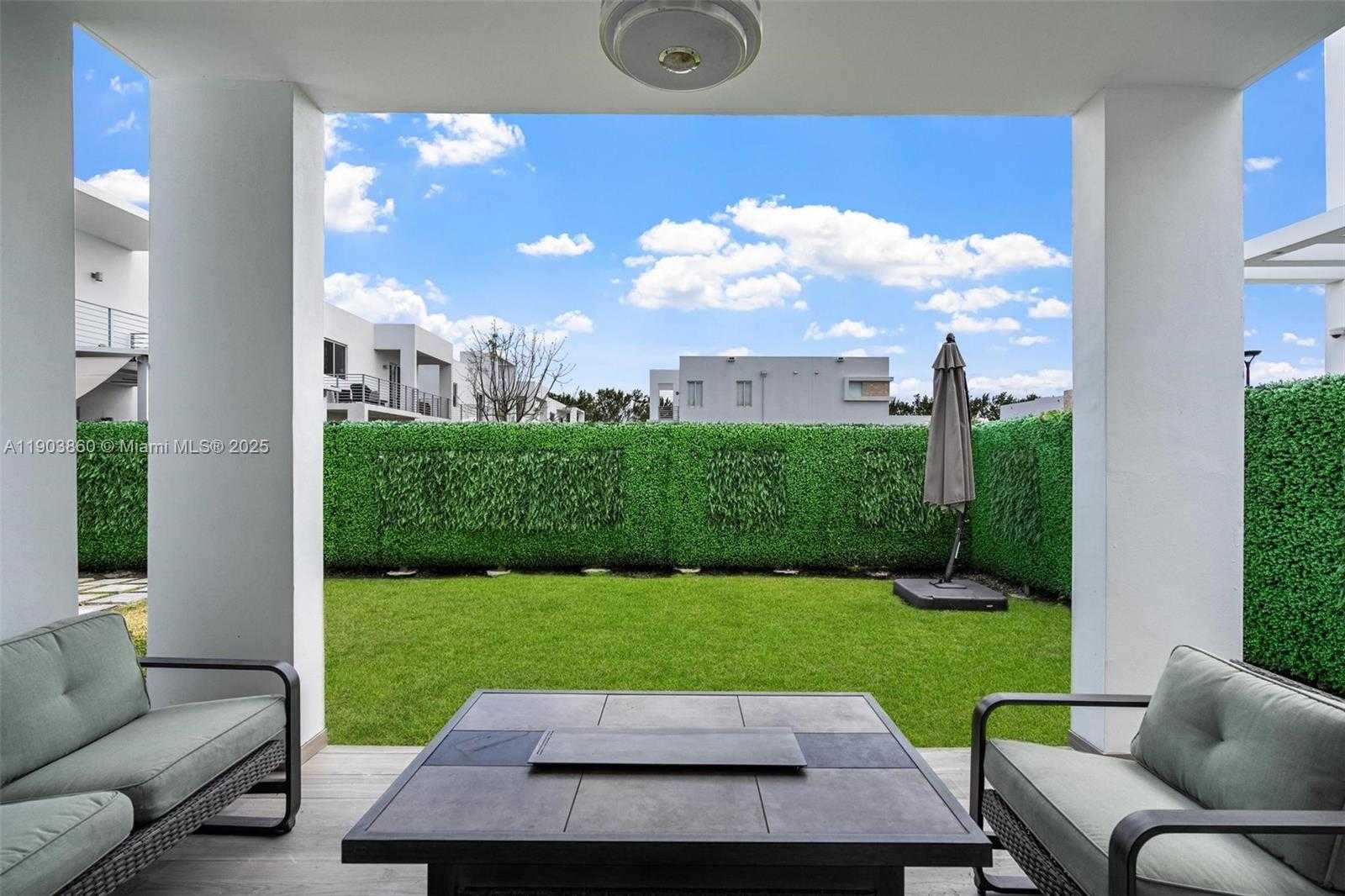 Small Image of 10330 NORTH WEST 68TH ST, Doral Number 44