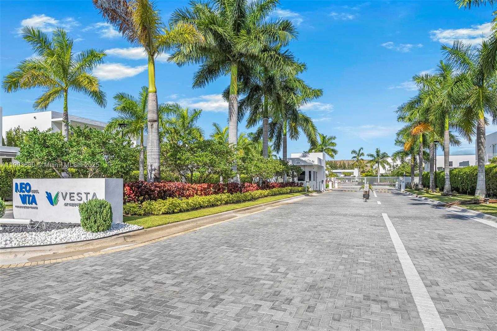 Small Image of 10330 NORTH WEST 68TH ST, Doral Number 53