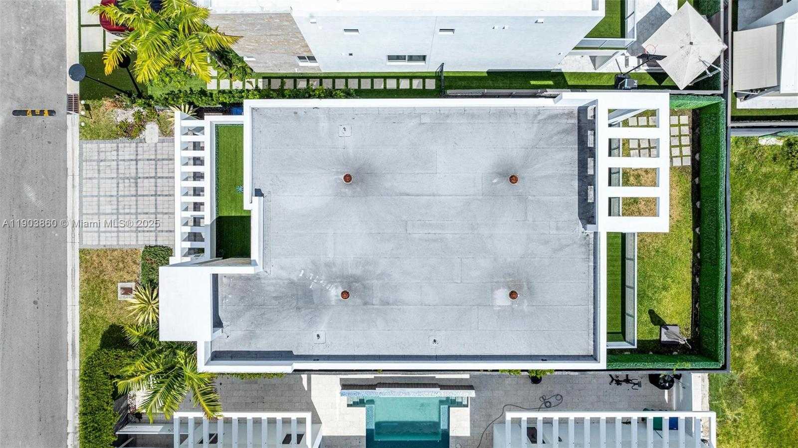 Small Image of 10330 NORTH WEST 68TH ST, Doral Number 55