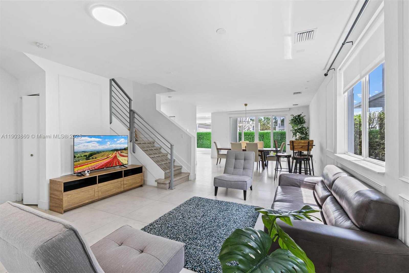 Small Image of 10330 NORTH WEST 68TH ST, Doral Number 8