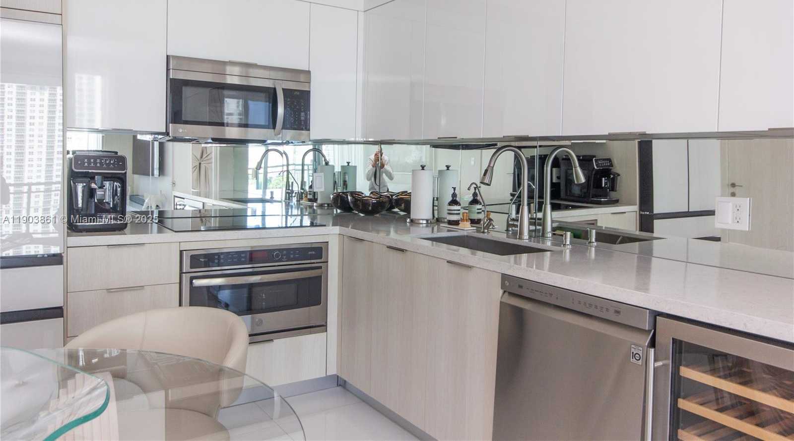 Small Image of 92 SOUTH WEST 3RD ST #1711, Miami Number 11