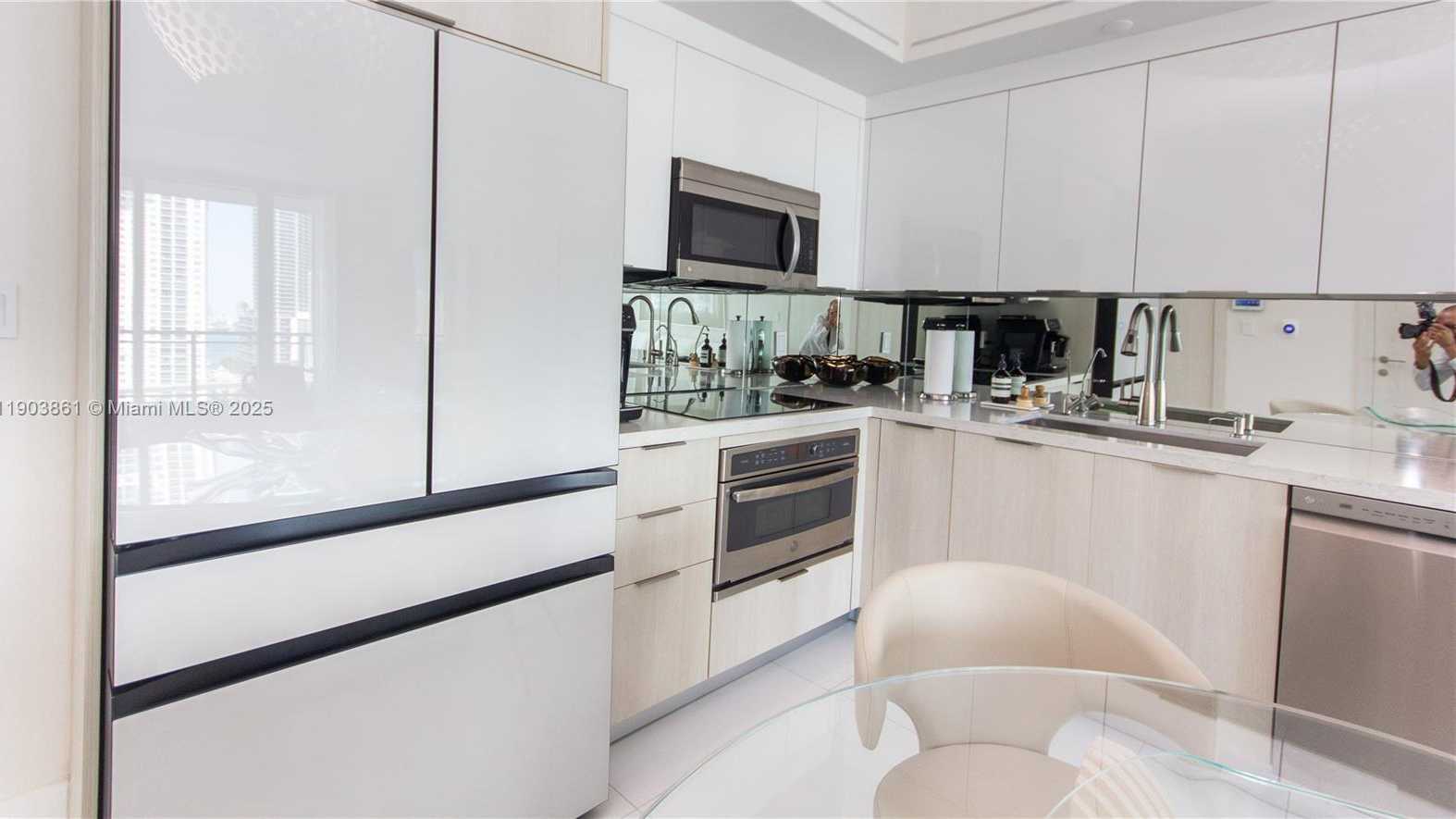 Small Image of 92 SOUTH WEST 3RD ST #1711, Miami Number 12